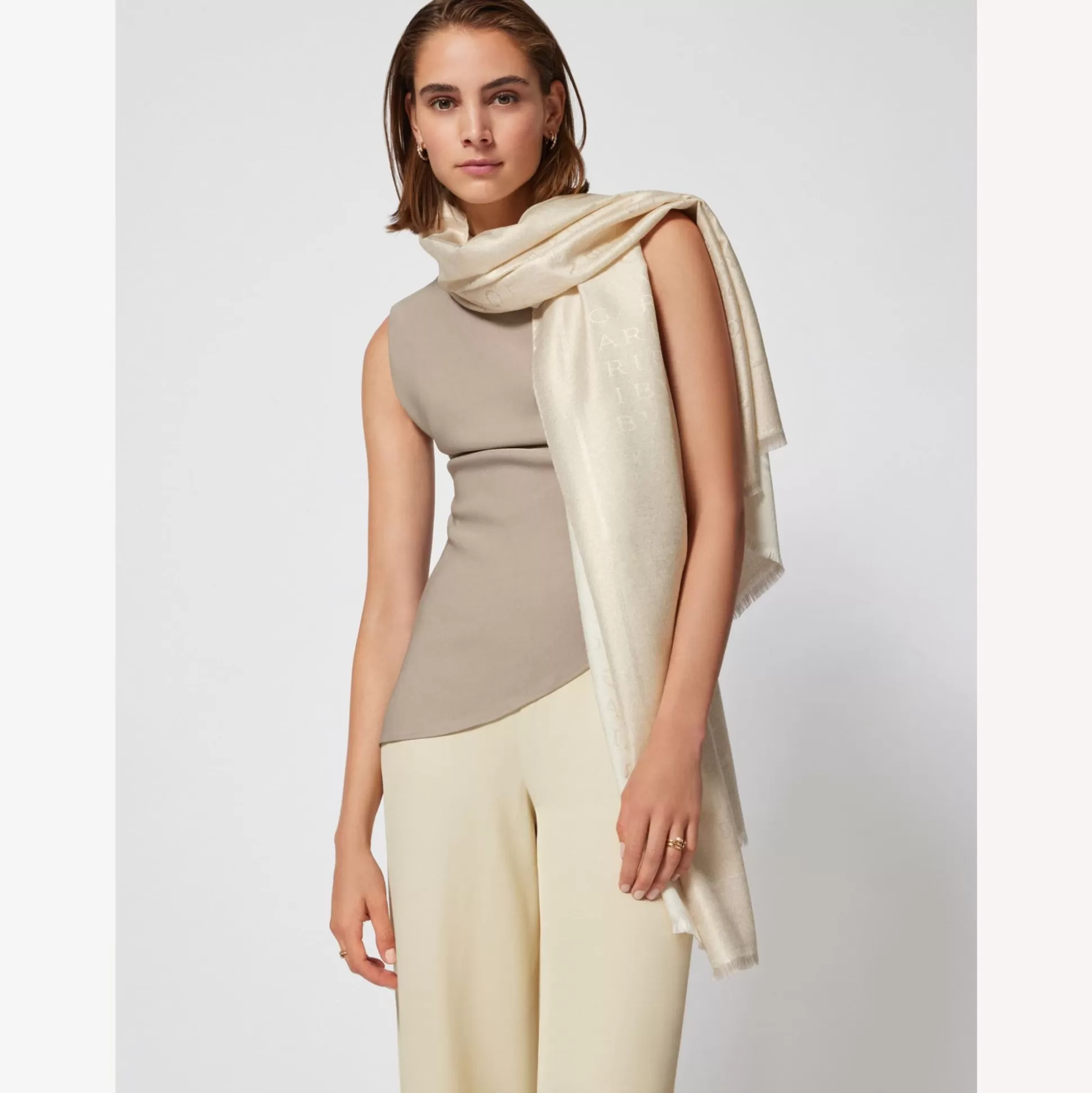 Clearance BVLGARI Logomania Stole